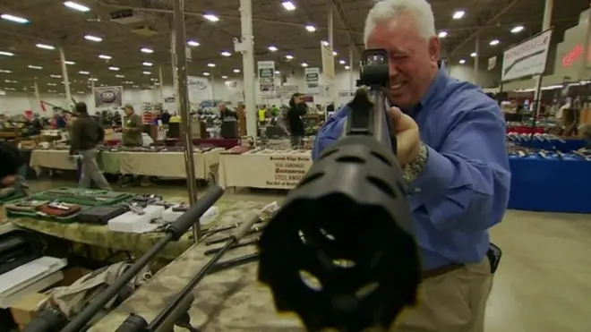 米で今年初の銃即売会 規制強化を前に