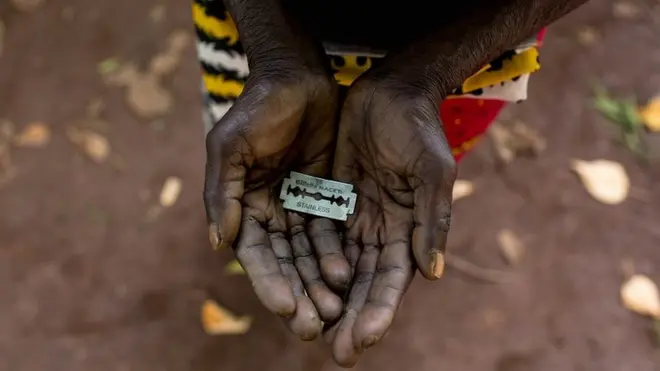 సున్తీ, బ్లేడు