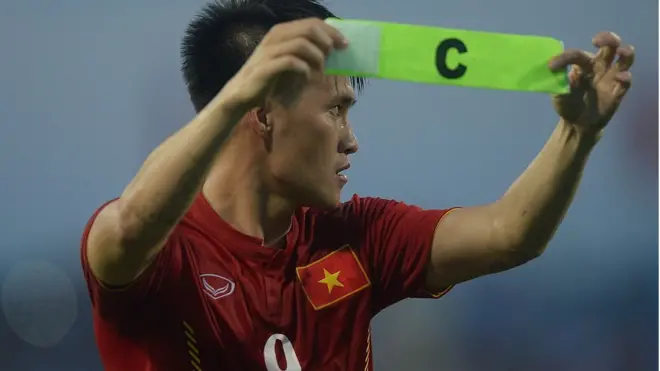 Lê Công Vinh trong vai trò thủ quân đội tuyển quốc gia năm 2016