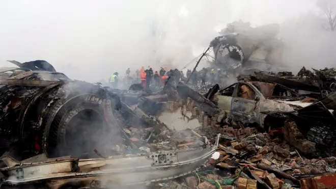На борту рухнувшего самолета находилось 85 тонн различного груза