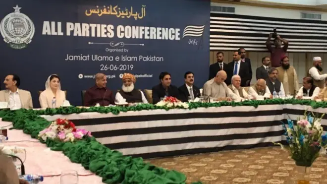 پاکستان میں حزبِ اختلاف کی کُل جماعتی کانفرنس میں بننے والی 'رہبر کمیٹی' کا پہلا اجلاس آج آسلام آباد میں منعقد ہوا