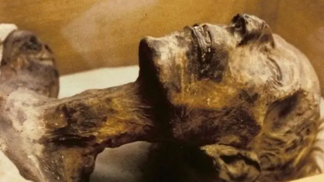 Кыргызстанда мумияга байланыштуу талаш-талкуу, кайым айтышуулар дагы деле уланып жатат.