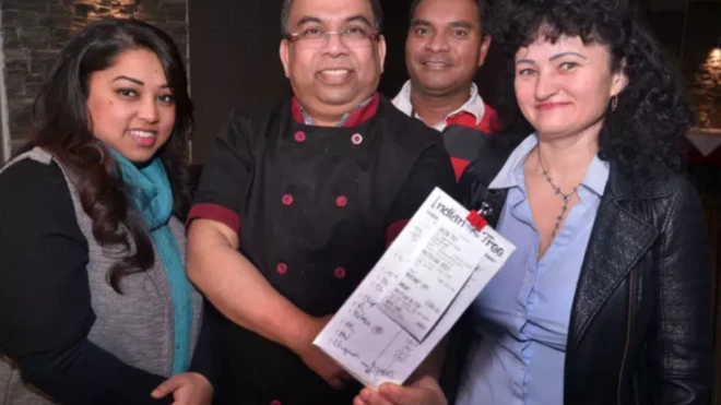 Wafanyikazi wa mkahawa huo watagawanyiwa bakshishi hiyo kulingana na mmiliki wa mkahwa huo Luna Ekush, kushoto