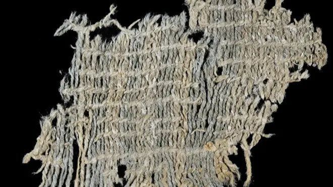 El químico belga Jan Wouters determinó que el azul de las telas provenía del químico conocido como índigo, el mismo que se usa en los blue jeans.