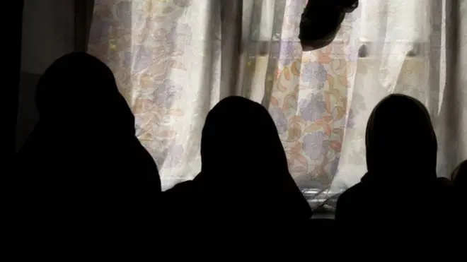 ښوونځي نجونې