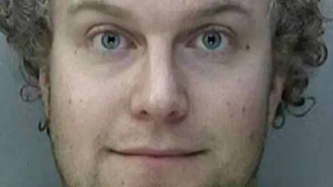 Меттью Фалдер отримав VIP-статус на сайтах для педофілів