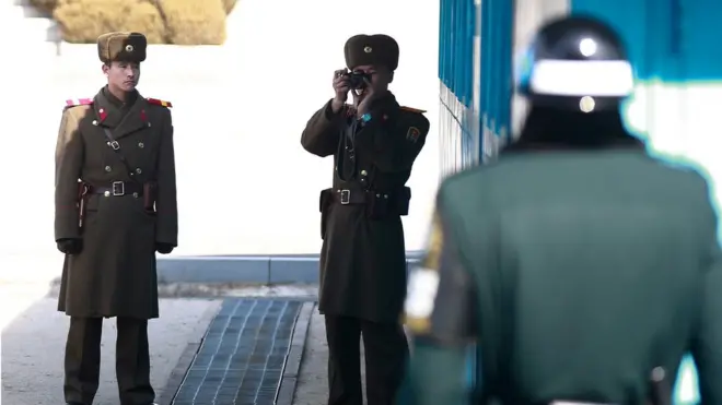 Корея разделена на Северную и Южнуя с 1945 года