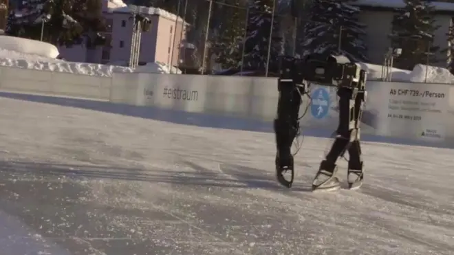 Robot na klizalištu