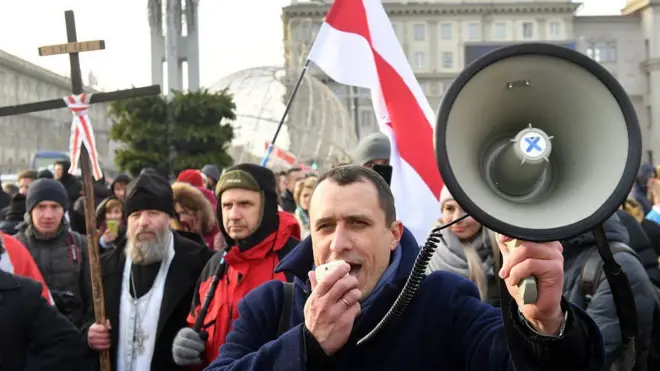 Павел Северинець (на фото з мегафоном) - відомий білоруський опозиціонер