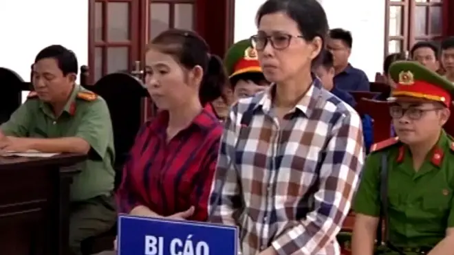 Hai bà Vũ Thị Dung và Nguyễn Thị Ngọc Sương bị Tòa án Đồng Nai tuyên tổng cộng 11 năm vì 'tuyên truyền' trên mạng xã hội chống luật ba đặc khu và luật an ninh mạng