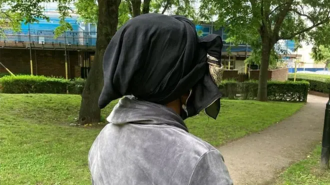 تقدمت باتريشيا، البالغة من العمر الآن 19 عاما، بطلب لجوء منذ عامين وهي من بين 65 ألف شخص ينتظرون النظر في طلبات لجوئهم