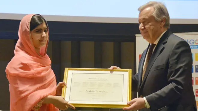 ملالہ یوسف زئی امن کی پیغامبر کا عہدہ سنبھالنے والی دنیا کی سب سے کم عمر فرد ہیں