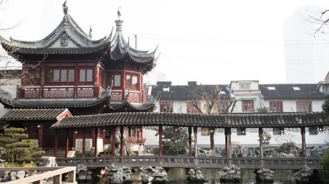 Les jardins du temple Yu Yuan à Shanghai, vestiges du passé chinois.