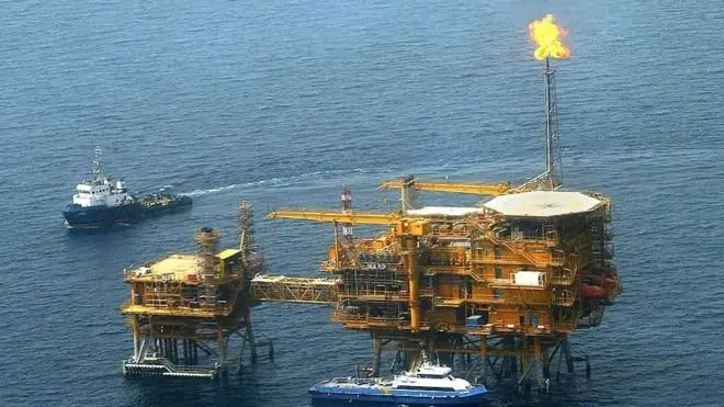علت افزایش سریع رشد اقتصادی، افزایش صادرات و بالا رفتن قیمت نفت است و دیگر شاخص های اقتصادی تغییر چندانی نسبت به قبل دیده نمی شود.