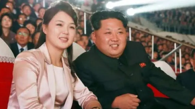 Если верить слухам, достоверность которых подтвердить невозможно, Ким Чен Ын и Ли Соль Чжу встретились на концерте классической музыки