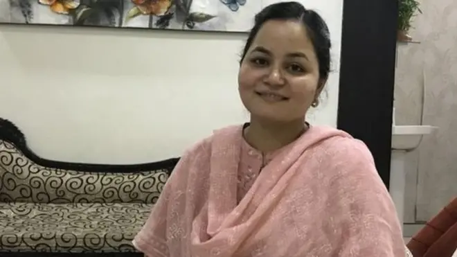 نازیہ نسیم انڈین ٹیلی ویژن کے مقبول شو ’کون بنے گا کروڑ پتی‘ یعنی کے بی سی کے تازہ ترین سیزن میں ایک کروڑ روپے جیتے ہیں اور اس کے ساتھ ہی وہ اس سیزن کی پہلی کروڑ پتی بن گئی ہیں