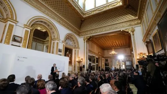 其他欧盟国家的大使也受邀请来聆听特里莎·梅首相的讲话