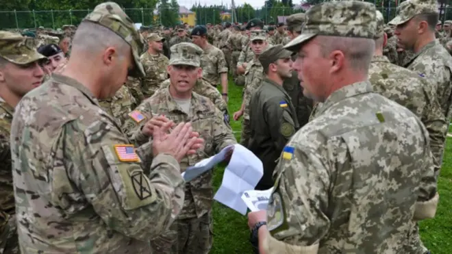 військові навчання