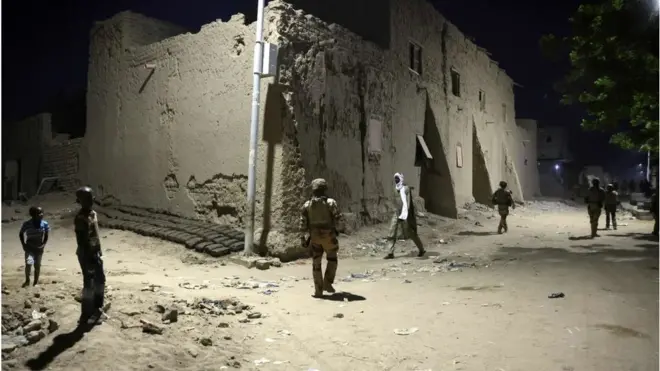 Une patrouille de Barkhane à Gao