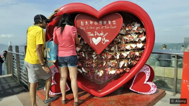 లవ్ హోటళ్లు కేవలం సెక్స్ కోసం కాకుండా యువతీ యువకులు ఆత్మీయంగా మాట్లాడుకోడానికి అవకాశం కల్పిస్తున్నాయి