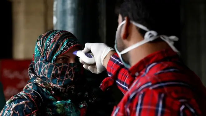 کورونا کے ٹیسٹ کرنے کی سہولت پنجاب میں سرکاری طور پر صرف پرائمری اینڈ سکینڈری ہیلتھ کئیر کی بائیو ٹیسٹنگ لیب میں موجود ہے