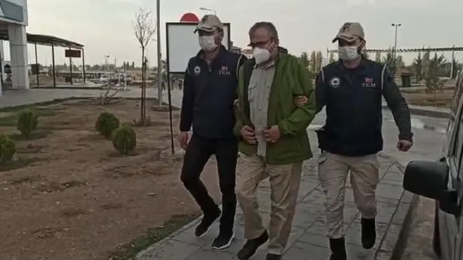 Sırrı Süreyya Önder gözaltına alınanlar arasında