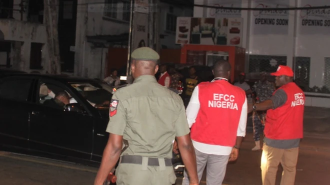Ndị ụlọọrụ EFCC nwere ọrụ ị nyocha onye ọbụla na eme mpụ na Naịjirịa