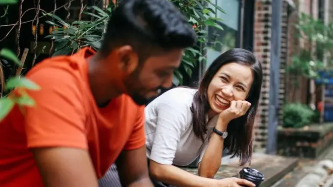 هل الارتباط بشريك جديد يمحو آلام الحب الأول؟