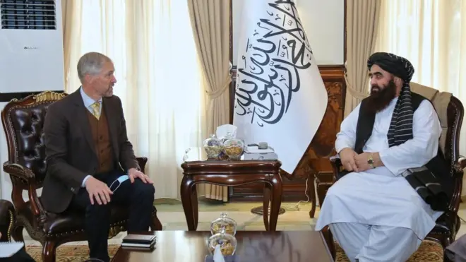 مکس وند برندیت، سفیر اتحادیه اروپا برای افغانستان در دیدار با امیرخان متقی، وزیر خارجه طالبان