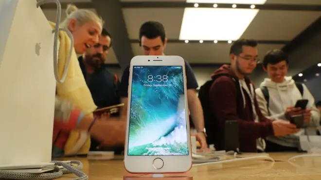 В Apple сообщили о высоком спросе на новый Iphone 7