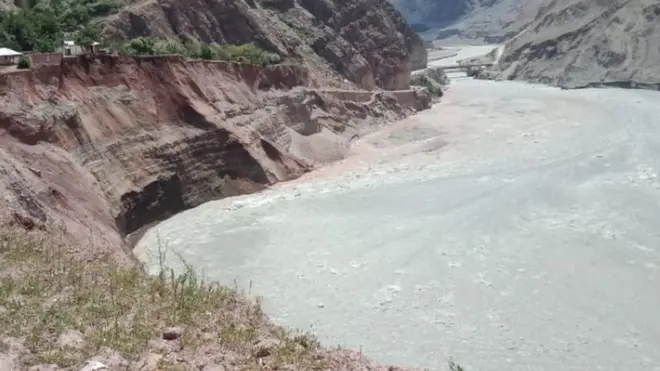 انتظامیہ کا کہنا ہے کہ پانی کا بہاؤ بڑھ رہا ہے مگر اب اس سے کسی اور آبادی کو کوئی خطرہ نہیں ہے کیونکہ وہ اونچائی پر واقع ہیں۔ لگتا ہے کہ پندرہ اگست تک پانی کا بہاؤ زیادہ رہے گا اس کے بعد کم ہونے کا امکان ہے۔