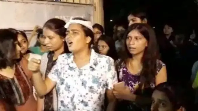 बीएचयू की छात्राएं