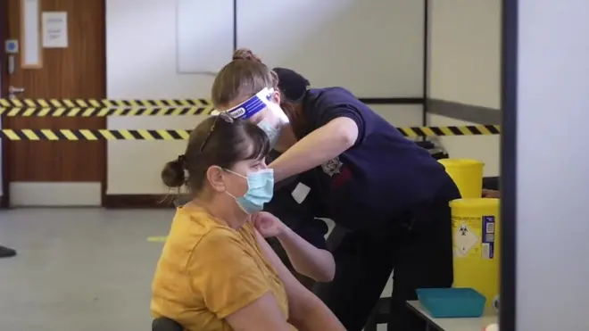 वैज्ञानिक अब भी कोरोना से जुड़े सवालों के जवाब तलाश रहे हैं.