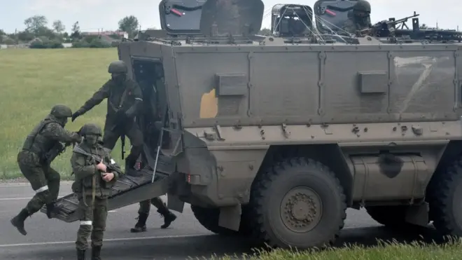 قوات روسية في مدينة خيرسون (صورة أرشيفية)