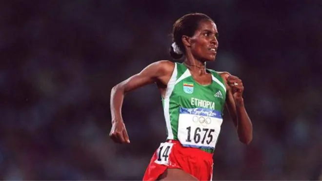 Derartu Tului alishinda medali ya dhahabu katika mbio za mita 10,000 katika michuano ya Olympic huko Barcelona mnamo mwaka 1992