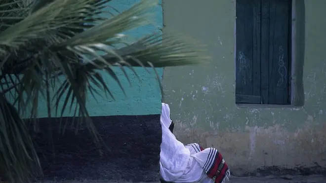 ኣብ ዝተዓጽወ ገዛ ንብሕታ ከፍ ዝበለት ጓል ኣንስተይቲ