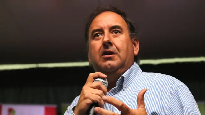 Hernán Garcés exporta 25.000 toneladas al año de cerezas a China.