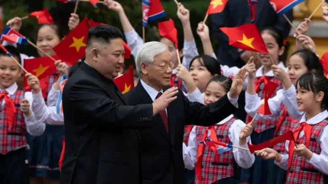 Chủ tịch nước, Tổng Bí thư Nguyễn Phú Trọng chào đón lãnh đạo Bắc Hàn Kim Jong-un tại Hà Nội