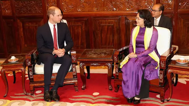Phó Chủ tịch nước Đặng Thị Ngọc Thịnh đón Hoàng tử William Winsor, người kế vị thứ hai của ngai vàng Anh Quốc tại Hà Nội tháng 11/2016