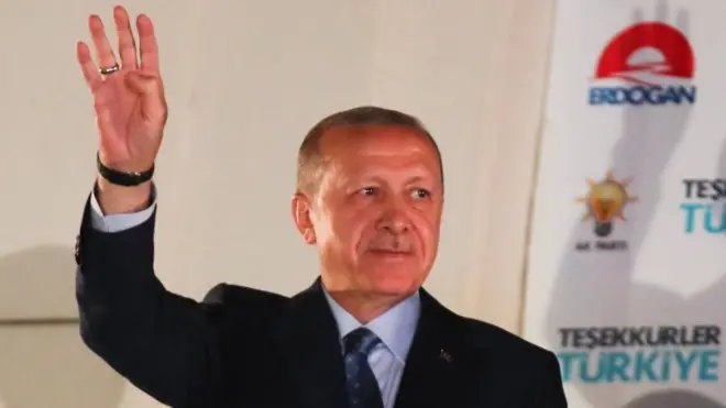 أردوغان تعهد بتسريع إصلاحاته السياسية