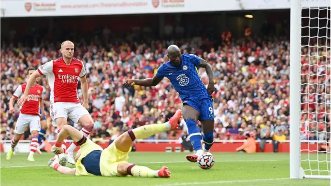 Romelu Lukaku give chelsea di lead against Arsenal