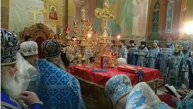 Процедура хіротонії