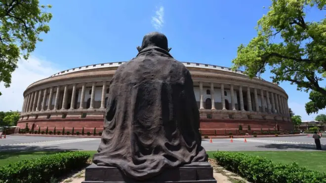 संसद का बजट सत्र: कई परंपराओं से विदाई