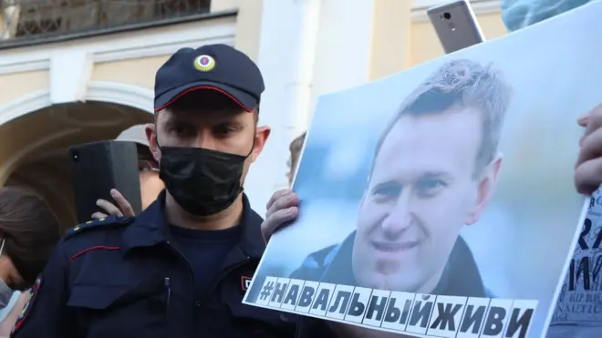 Пикет в поддержку Навального в Петербурге, 20 августа