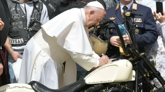 Папа и мотоцикл