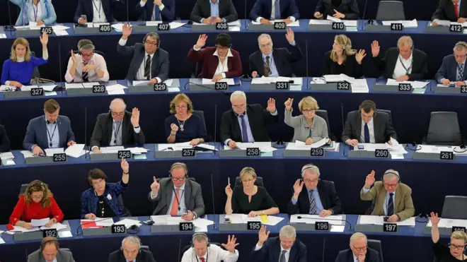 Avrupa Parlementosu'ndaki Türkiye oylaması perşembe günü