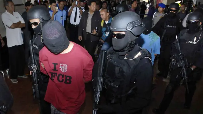 Setelah maraknya aksis terorisme belakangan, para pemimpin negara mempertegas niatnya mengatur dunia maya untuk mencegah penyebaran perencanaan ekstremis dan terorisme