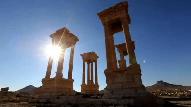 Боевики ИГ успели разрушить множество древних памятников Пальмиры
