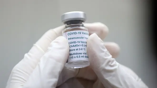 한국에서는 아스트라제네카와 화이자 백신이 사용 승인을 받았다