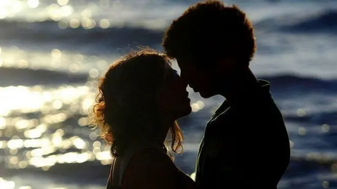 'નવજવાન યુગલોને પ્રેમ કરવાના ગુના હેઠળ જેલ મોકલવામાં આવી રહ્યા છે'